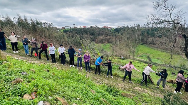 Os Santos dos Últimos Dias prestam assistência nas ações de socorro após tempestades devastadoras no centro de Portugal